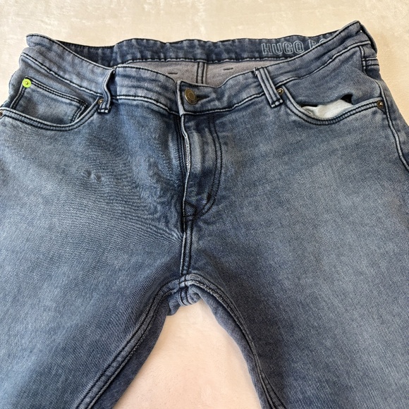 BOSS Hugo Boss Faded Blue Jeans Mens Size 38 x 31 Pants - Picture 2 of 12